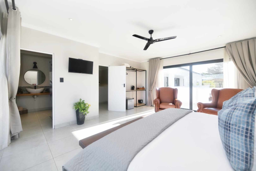 9 Bedroom Property for Sale in Westcliff Western Cape